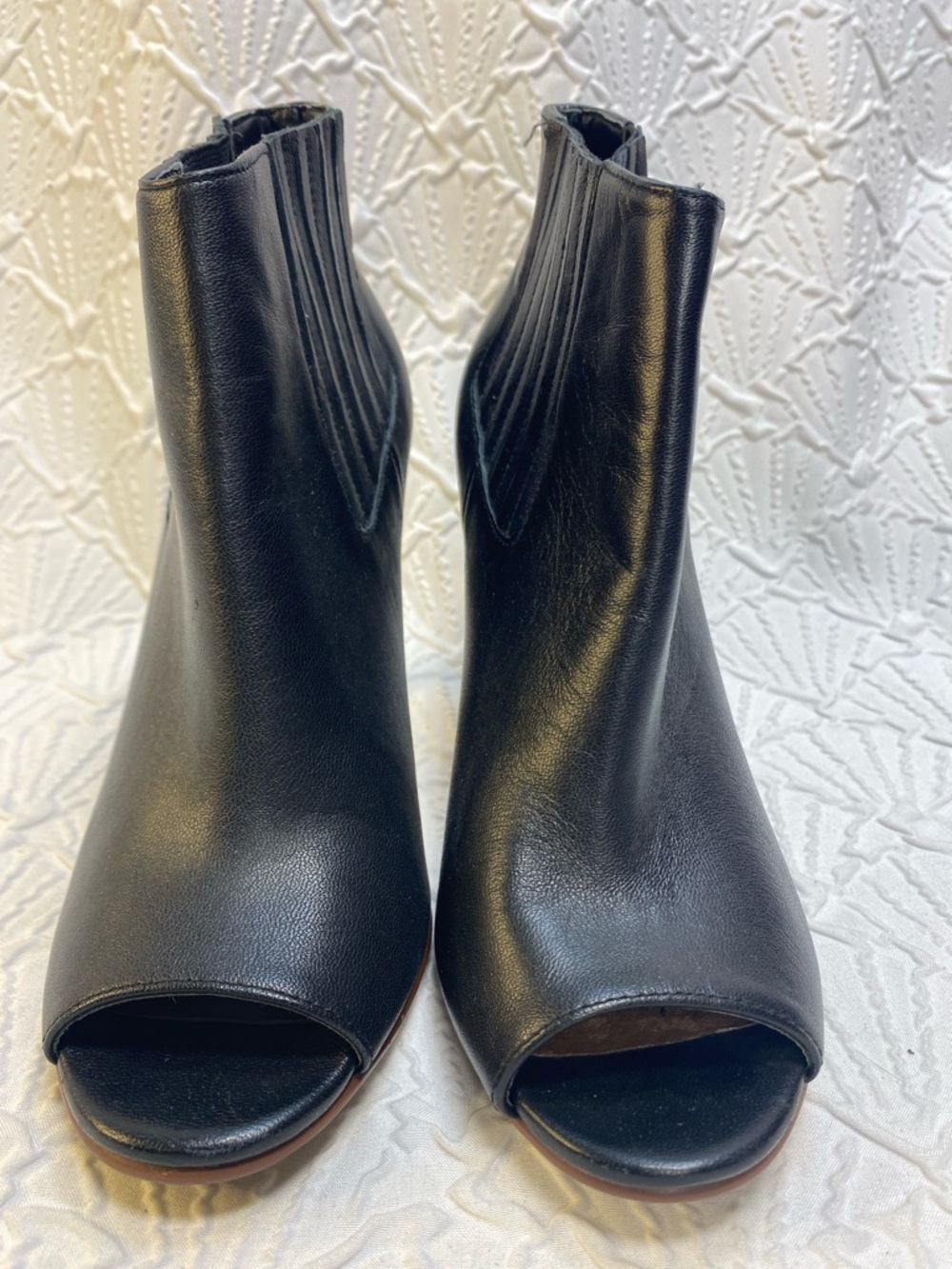 Halogen size 6M Black Leather Peep-Toe Stiletto Ankle Booties dressy stretch - Picture 2 of 12